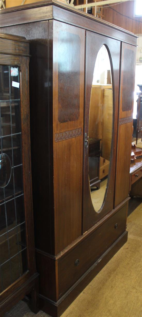 1920s mahogany wardrobe(-)